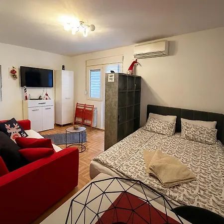 Ika Belgrade Airport Free Parking Possible Self Check-in Terrace * Ledine